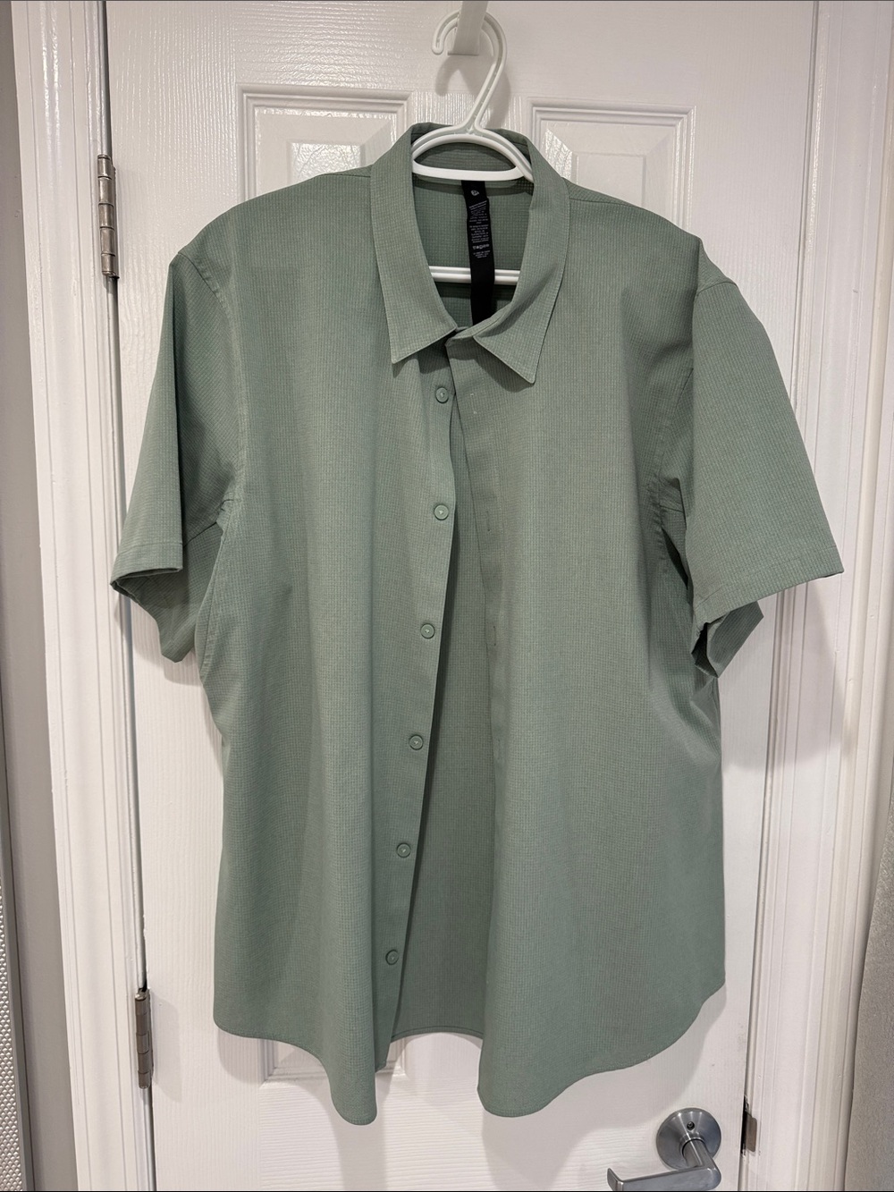 lululemon athletica Men's Short-Sleeve Button-Down Shirt in Sage